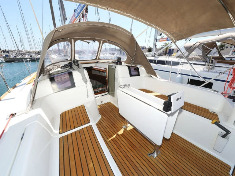 Location bateau Jeanneau Sun Odyssey 389 à Biograd na Moru sur Samboat