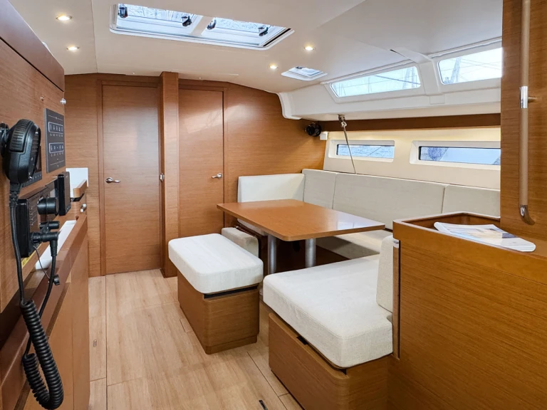Jeanneau Sun Odyssey 490 a louer à Puntone