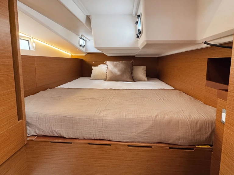 Location à Puntone - Jeanneau Sun Odyssey 490 sur SamBoat