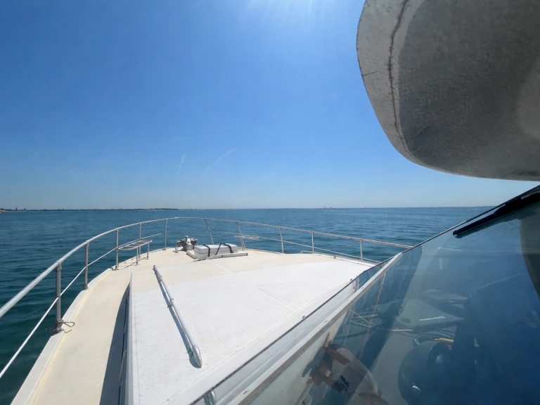 Louer Bateau à moteur avec ou sans skipper Guy Couach à La Rochelle
