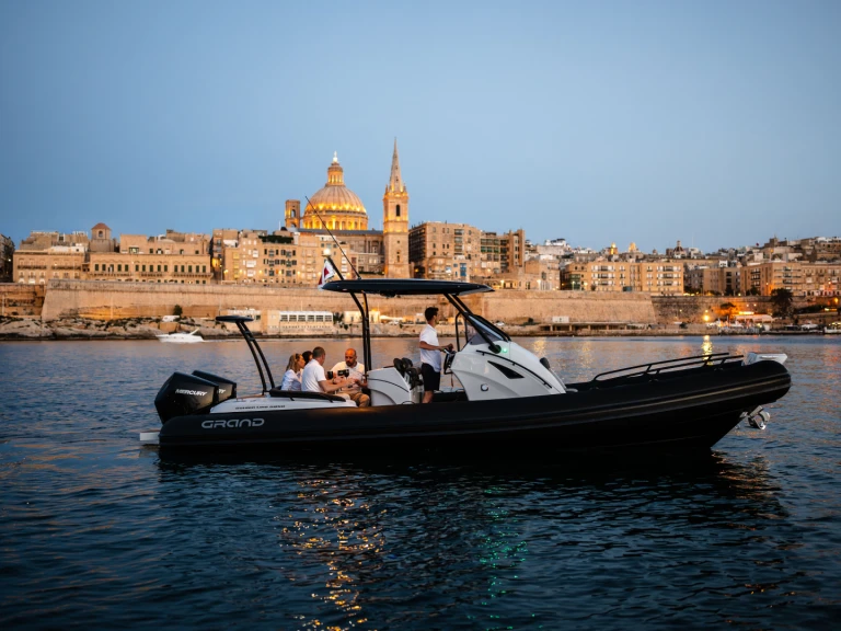 Grand Boats Golden Line G850LF a louer à Il-Kalkara