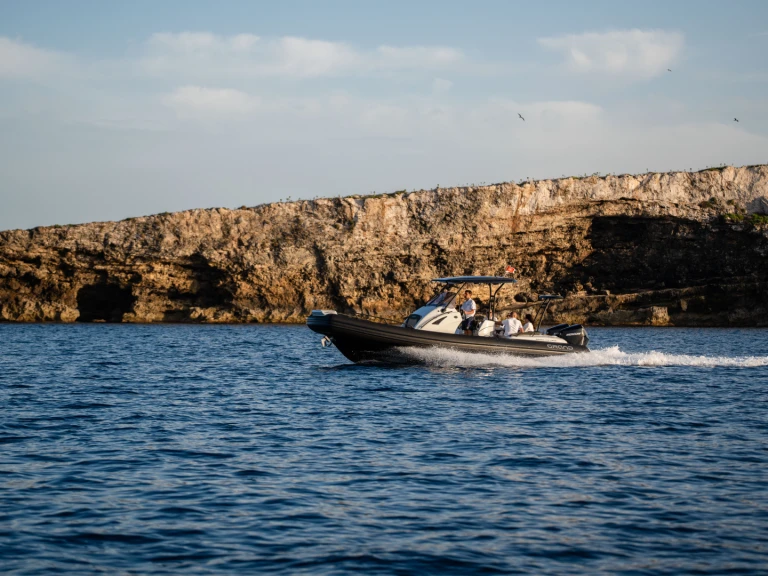 Location bateau Grand Boats Golden Line G850LF à Il-Kalkara sur Samboat