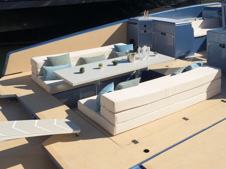 Location bateau Alium 42 S à Cannes sur Samboat