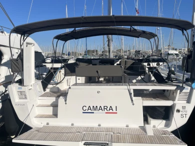 Boat rental Dufour Dufour 470 in Port-Camargue on Samboat