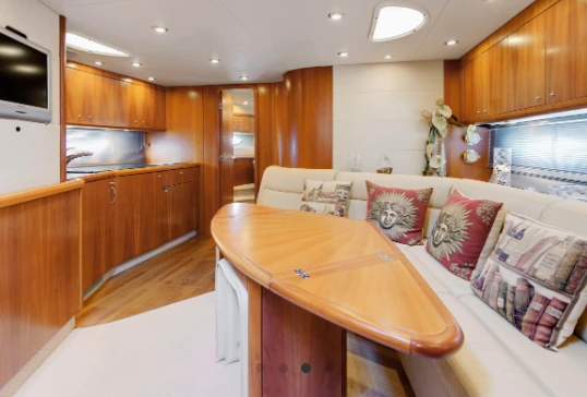Location Bateau à moteur Sunseeker avec permis