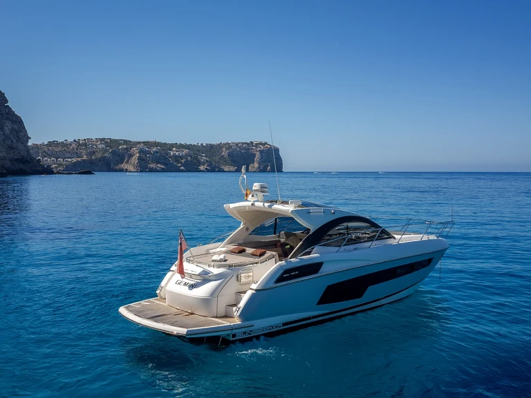 Louer Bateau à moteur avec ou sans skipper Sunseeker à Vilamoura