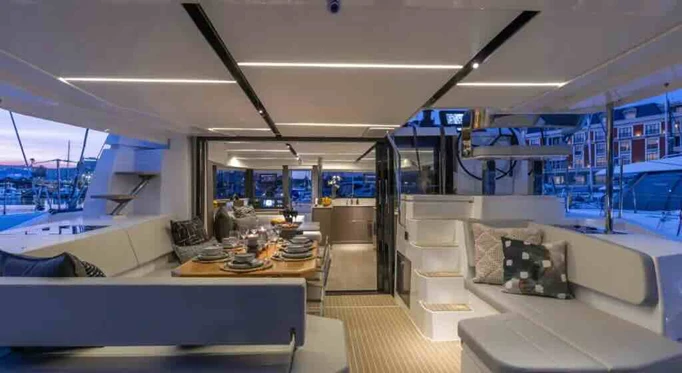 Location Catamaran Leopard Catamarans / Robertson & Caine avec permis