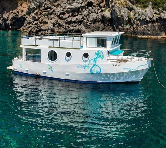 Location Bateau à moteur à Porto di Giardini - monstes monstes