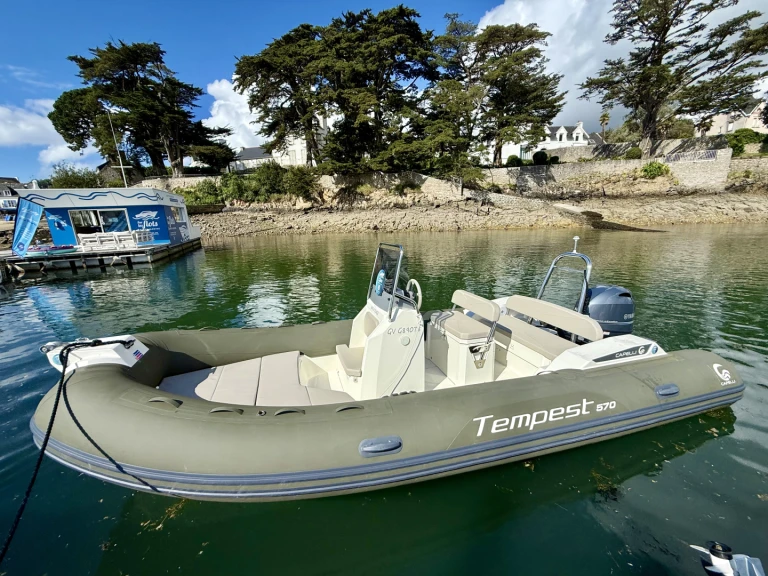 Louez un Capelli Tempest 570 à Combrit
