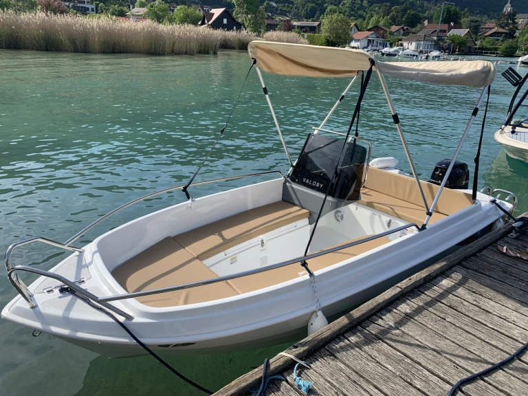 Location bateau Valory V440 à Annecy sur Samboat