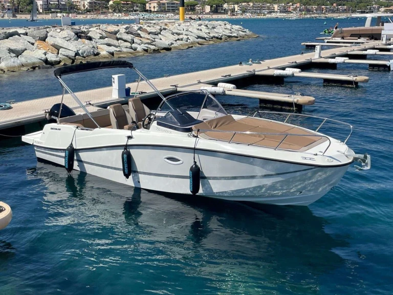 Location à Marina (Ville) - Quicksilver Activ 755 Sundeck sur SamBoat