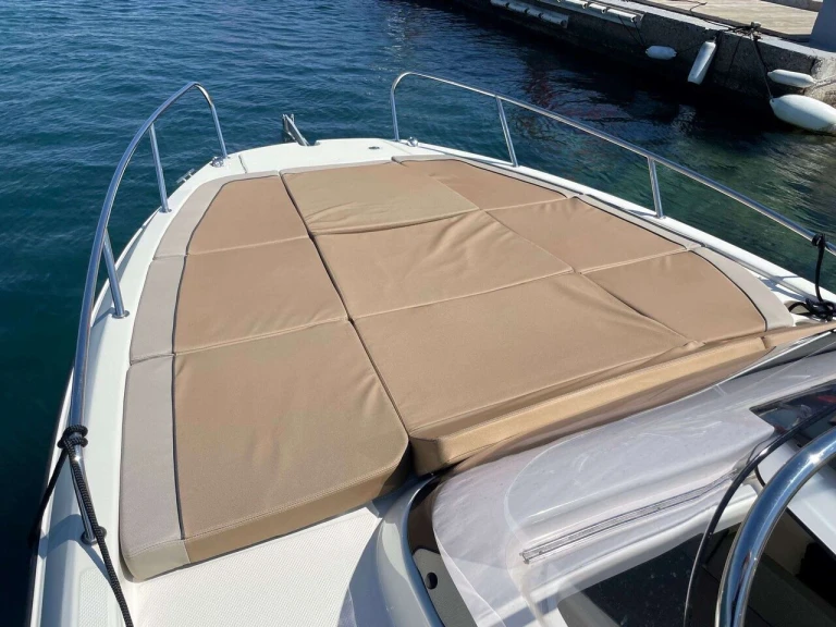 Louez un Quicksilver Activ 755 Sundeck à Marina (Ville)
