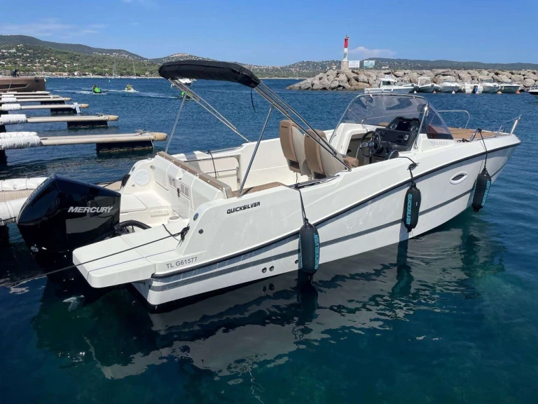 Location bateau Marina (Ville) pas cher Activ 755 Sundeck