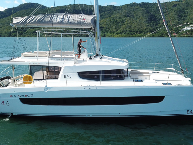 Louez un BALI 4.6 5 CABINES NUM 4 BALI 4.6 5 CABINES NUM 4 à Le Marin