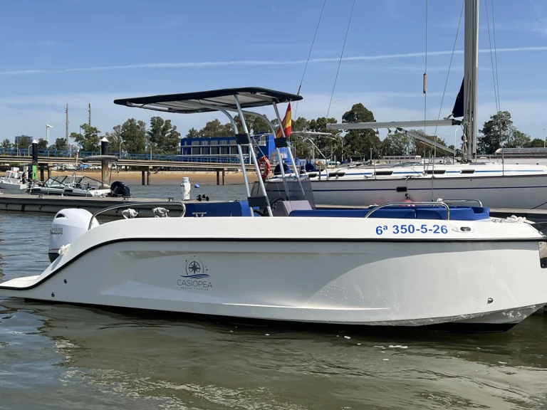 Location Bateau à moteur à Real Club Marítimo de Huelva - Bey Yacht Bey 18