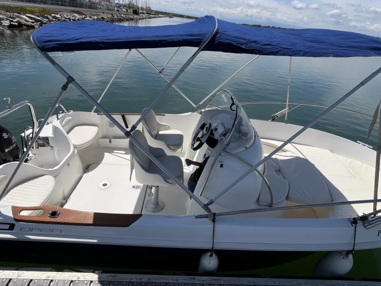 Location Bateau à moteur Bénéteau avec permis