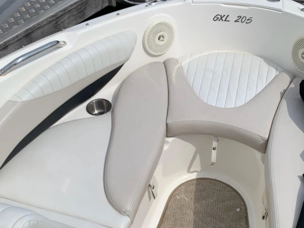 Location Bateau à moteur à Le Bourget-du-Lac - Glastron GXL 205
