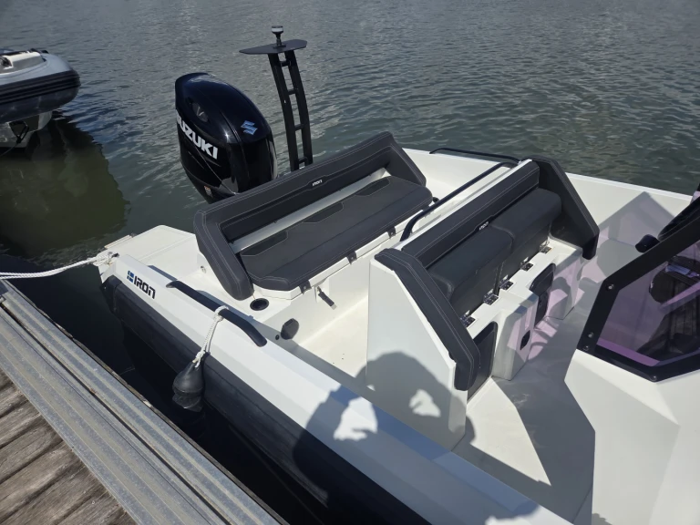 Bateau à moteur à louer à Vannes au meilleur prix