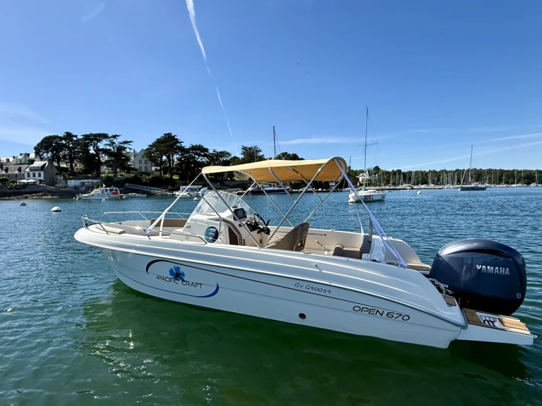 Location à Combrit - Pacific Craft Pacific Craft 670 Open sur SamBoat