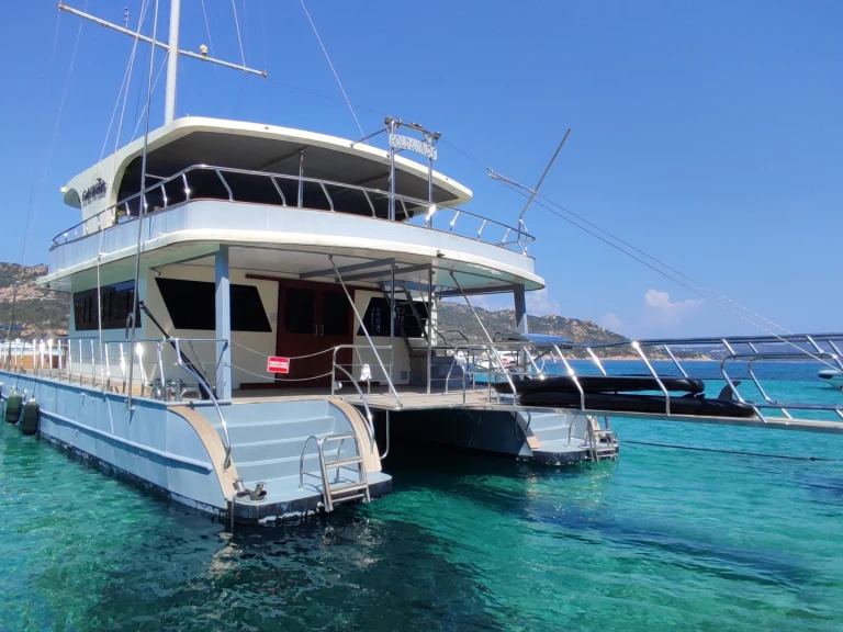Location Catamaran à Naples - Ozgur ozdemir one off