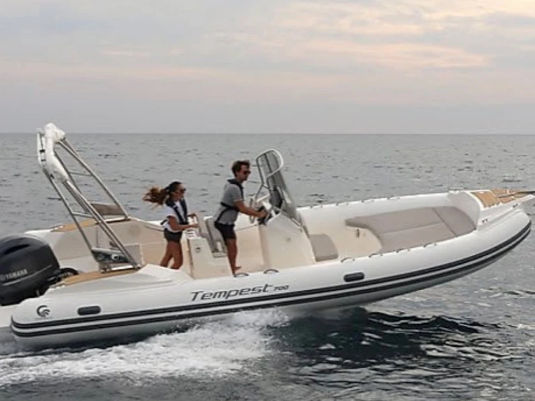 Location bateau Capelli Tempest 700 Sun à France sur Samboat