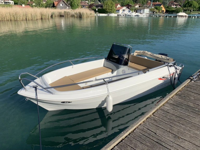 Location Bateau à moteur Valory avec permis