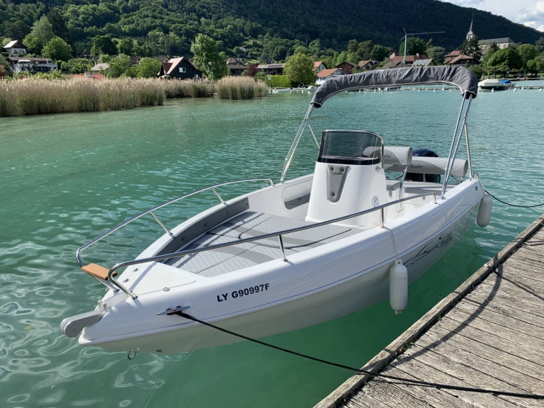 Louez un Aquabat Sport Line 19 à Annecy