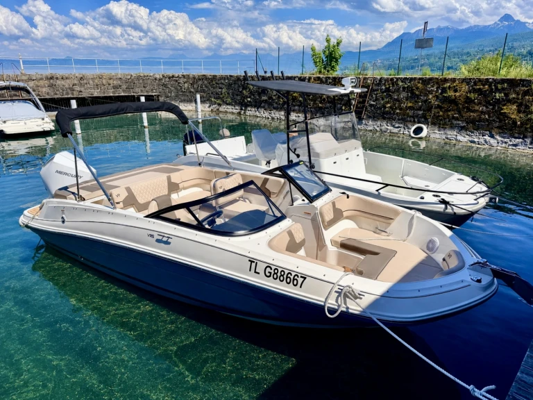 Louer Bateau à moteur avec ou sans skipper Bayliner à France