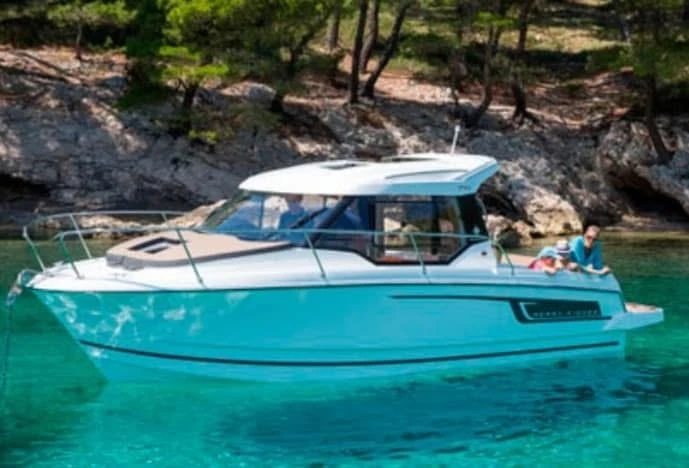 Bateau à moteur à louer à Split au meilleur prix
