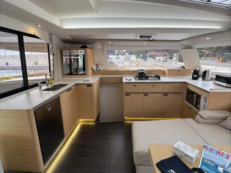 Location Catamaran à Cogolin - Fountaine Pajot Elba 45 S