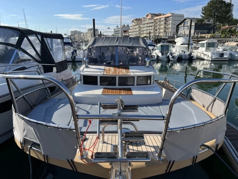 Beacher Beacher V10 Croisière a louer à Arcachon