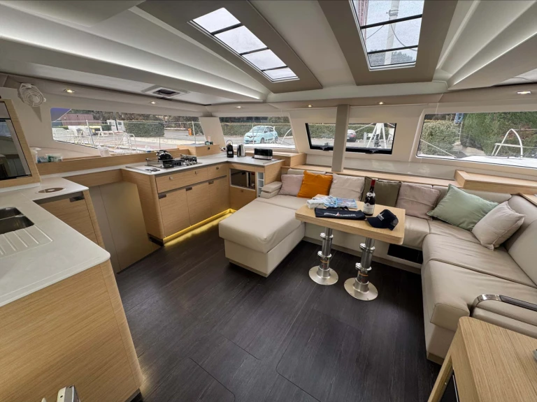 Location Catamaran Fountaine Pajot avec permis