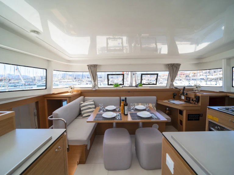 Location bateau Lefkáda pas cher Excess 11