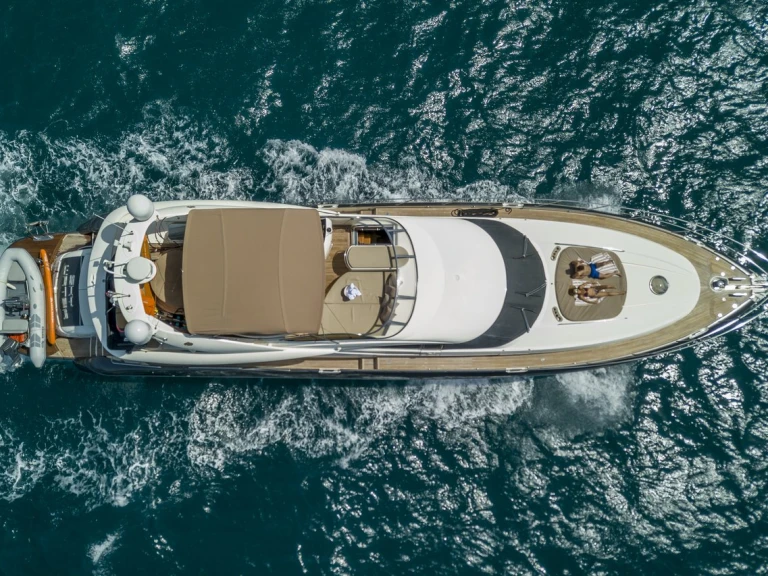 Location Yacht Sunseeker avec permis