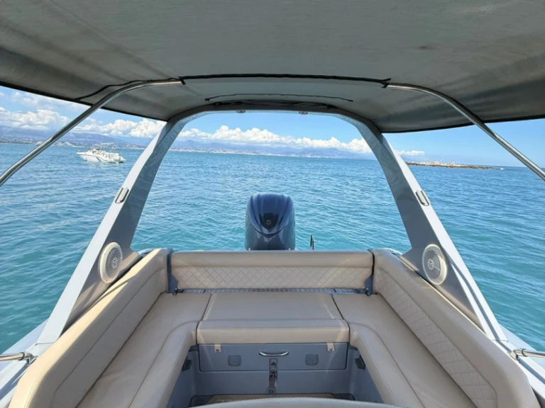 Location Semi-rigide à Antibes - Salpa Salpa Soleil 28