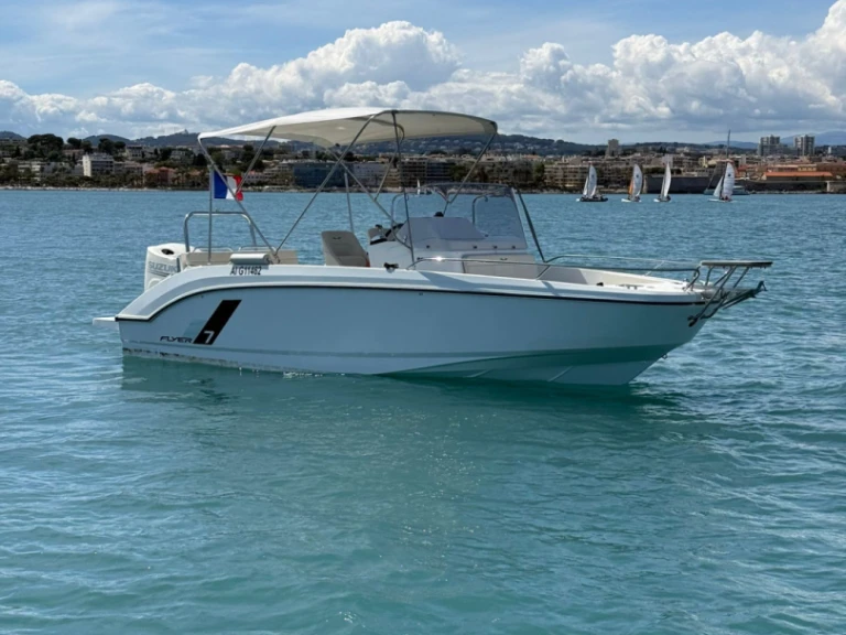 Louez un Bénéteau Flyer 7 SPACEdeck à Antibes