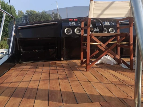 Location Bateau à moteur à Angera - Posillipo Martinica 42 