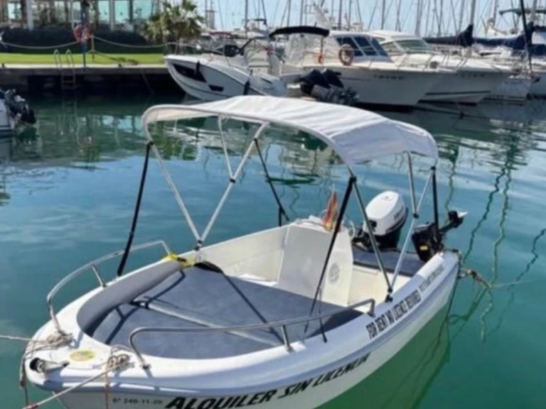 Bateau à moteur à louer à Javea au meilleur prix