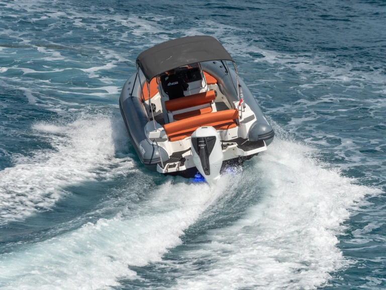 Louer Semi-rigide avec ou sans skipper Marlin Boat à Trogir
