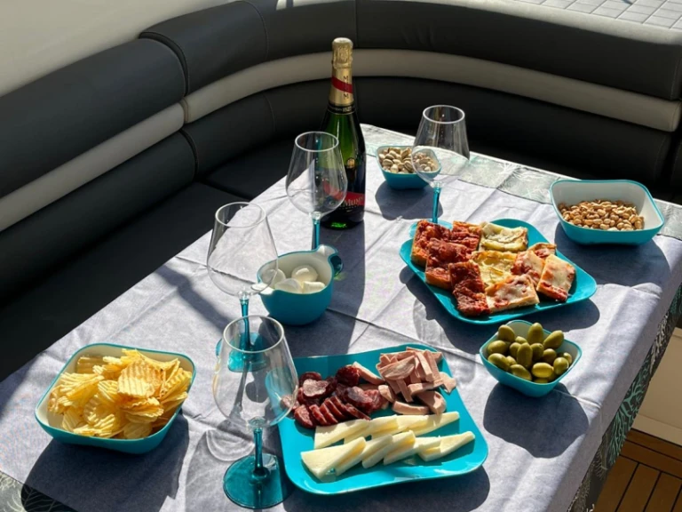 Location Bateau à moteur Princess avec permis