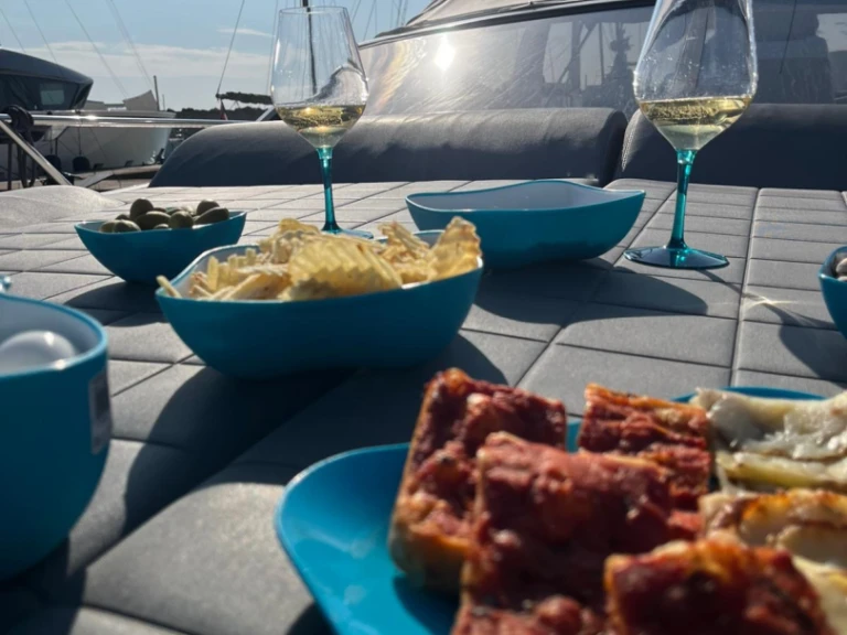 Louer Bateau à moteur avec ou sans skipper Princess à Nettuno