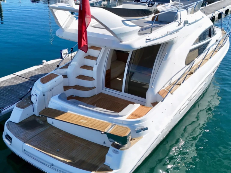Location bateau Antibes pas cher F425 