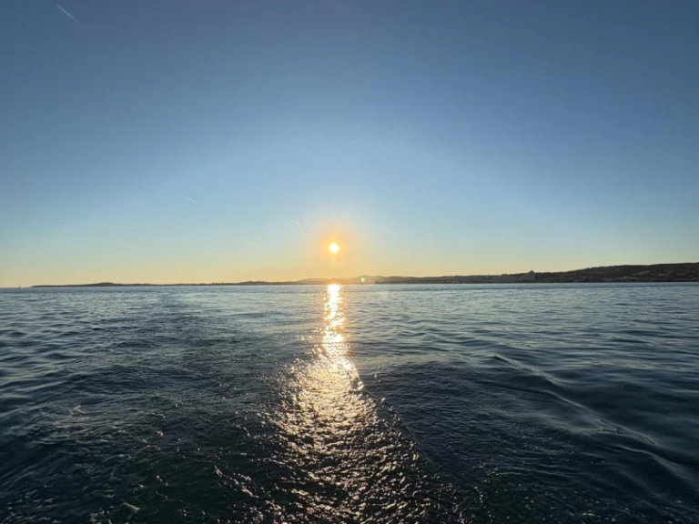 Location bateau Hunter Hunter 38 à Saint-Laurent-du-Var sur Samboat