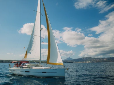 Charter a Dufour Dufour 460 Grand Large in Palma de Majorque on Samboat