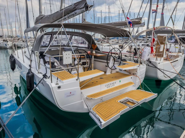 Location bateau Hanse Hanse 410 à Sibenik sur Samboat