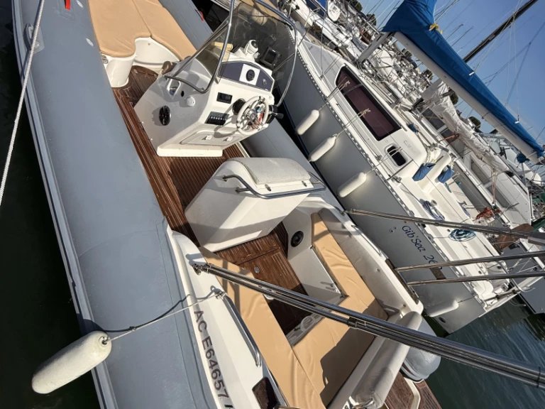 Louer Semi-rigide avec ou sans skipper Nuova Jolly à Arcachon