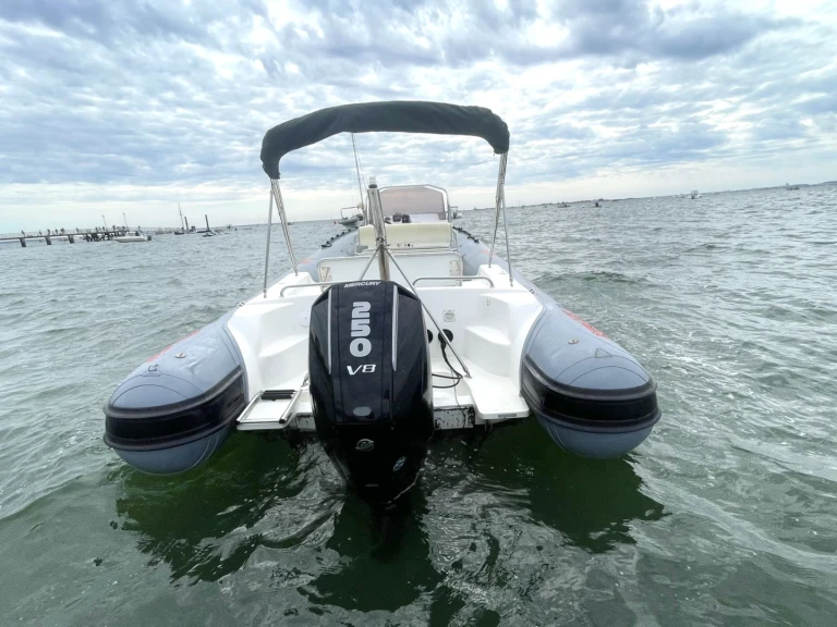 Louez un Joker Boat Clubman 26 à Lège-Cap-Ferret