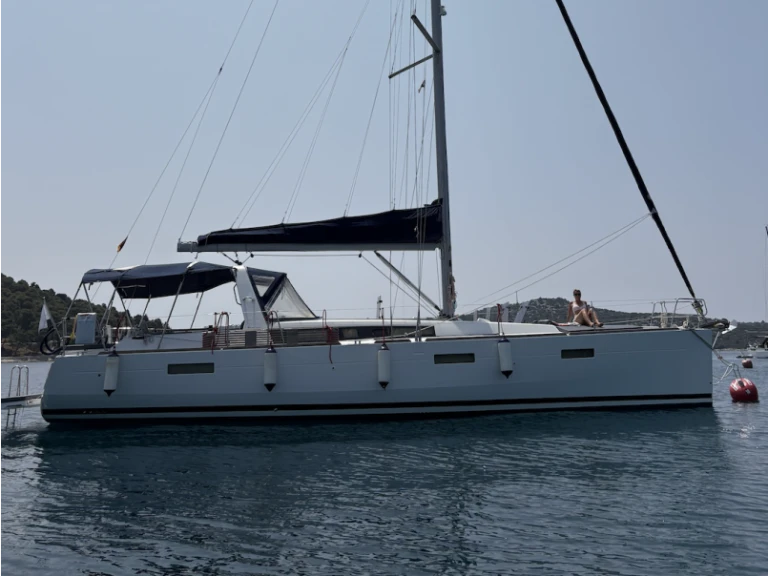 Bénéteau Oceanis 45 a louer à Rogoznica