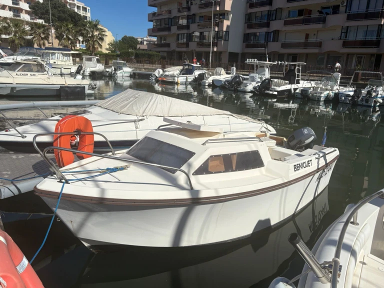 Louez un Jeanneau Beniguet à France