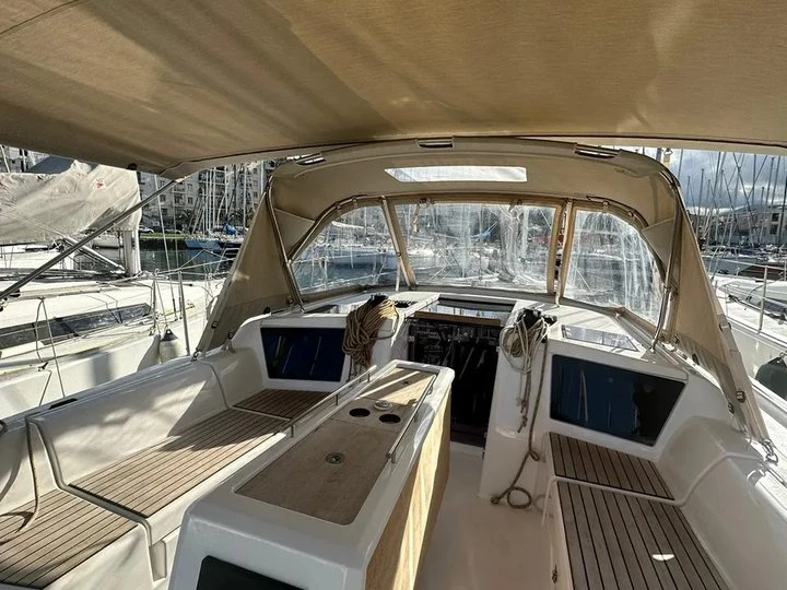 Location bateau Cagliari pas cher Dufour 390 GL
